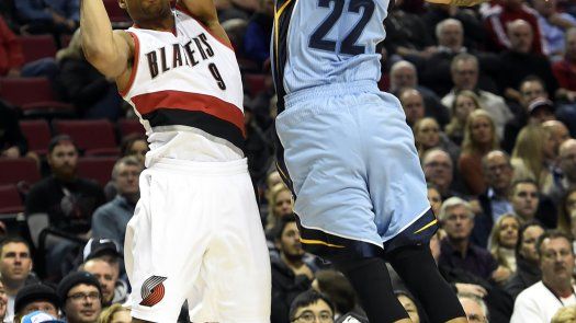 Randolph lidera a Grizzlies en victoria sobre Trail Blazers