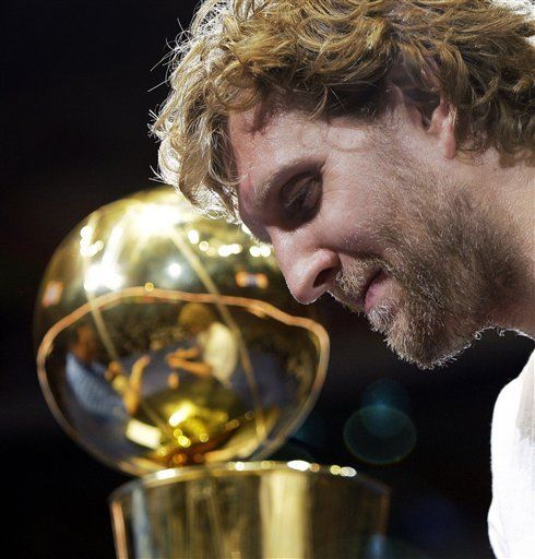 Dirk Nowitzki contempla jugar para Alemania en Eurobasquet