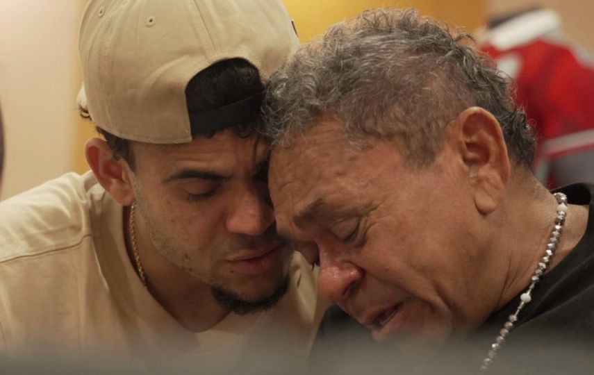 Luis Díaz se reencuentra con su padre en Colombia