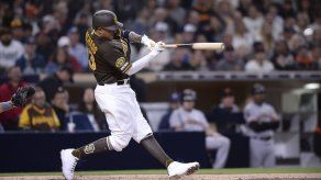 Machado batea dos hits y Padres vencen 4-1 a Gigantes