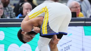 NBA: Stephen Curry se lesiona el hombro y se someterá a una resonancia