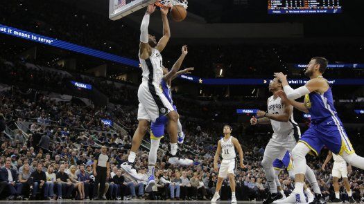 Spurs vencen a Warriors y suman nueve triunfos seguidos