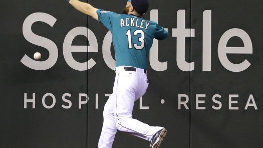 Jonrón de Domínguez da triunfo a Astros en Seattle