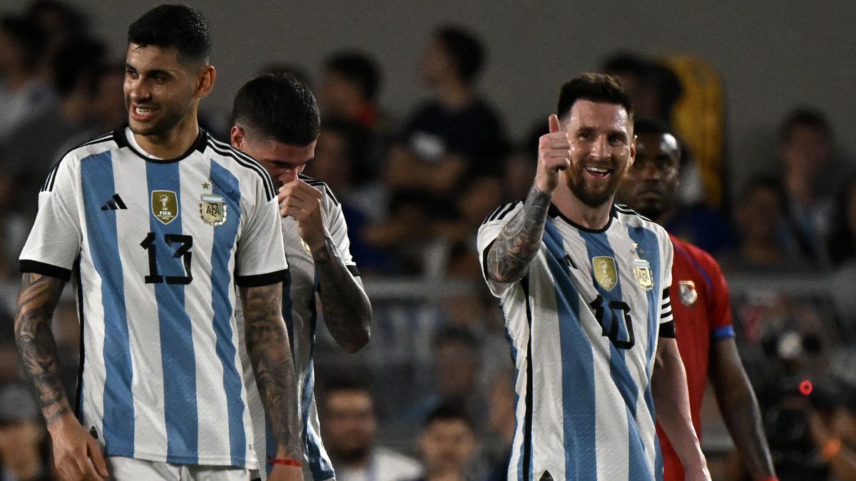 La selección de Argentina supera a Panamá en amistoso en el Monumental