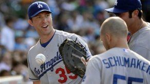 Dodgers hilvanan 13 triunfos de visita