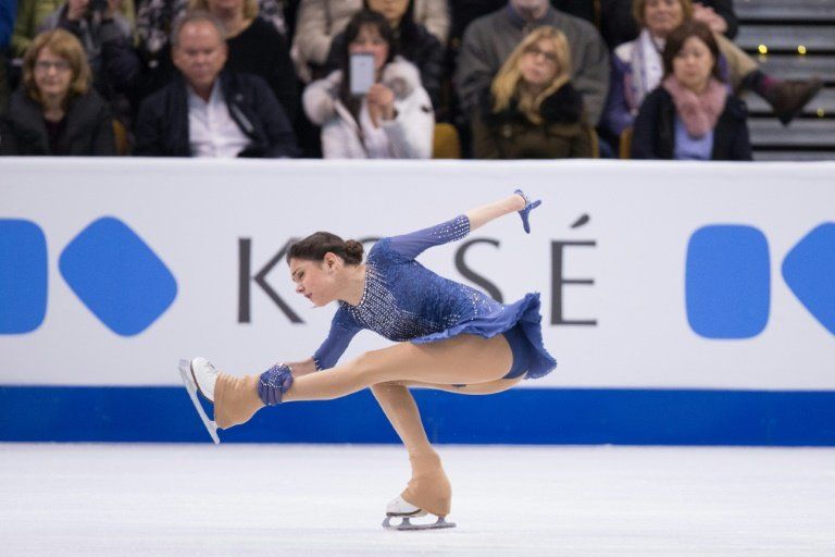 La adolescente rusa Medvedeva gana el oro en el Mundial de Patinaje