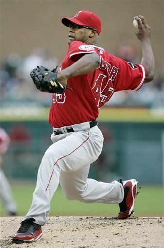 Angelinos enví­an a Escobar al bullpen