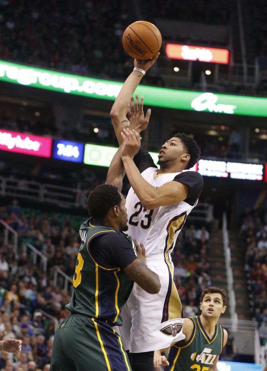 Burks suma 21 puntos, lidera a Jazz en triunfo ante Pelicans