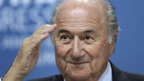 Blatter sugiere que un miembro del comité ejecutivo podrí­a irse