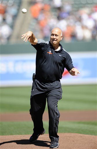 Cal Ripken Jr. celebra 15 años de su récord de partidos jugados