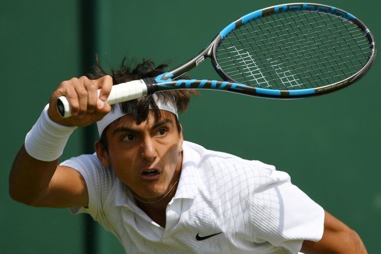 El junior argentino Román Burruchaga se despide de Wimbledon