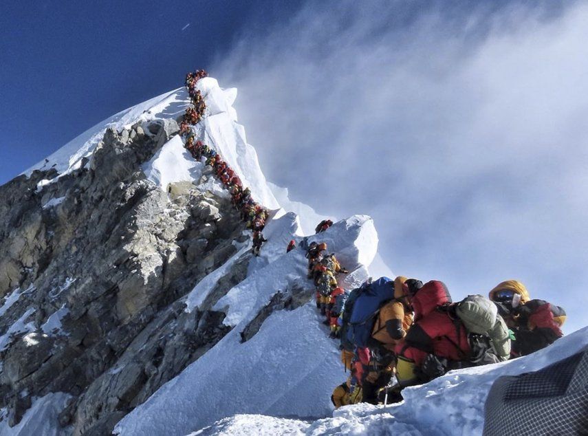 Nepal conmemora entre polémica el 1er ascenso al Everest