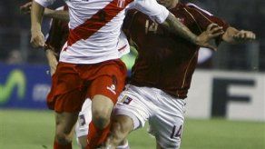 Guerrero se lastima con Perú y será baja en el Hamburgo