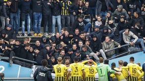Tribuna de un estadio en Países Bajos se desploma
