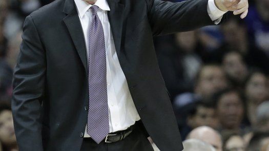 George Karl sigue al frente de los Kings
