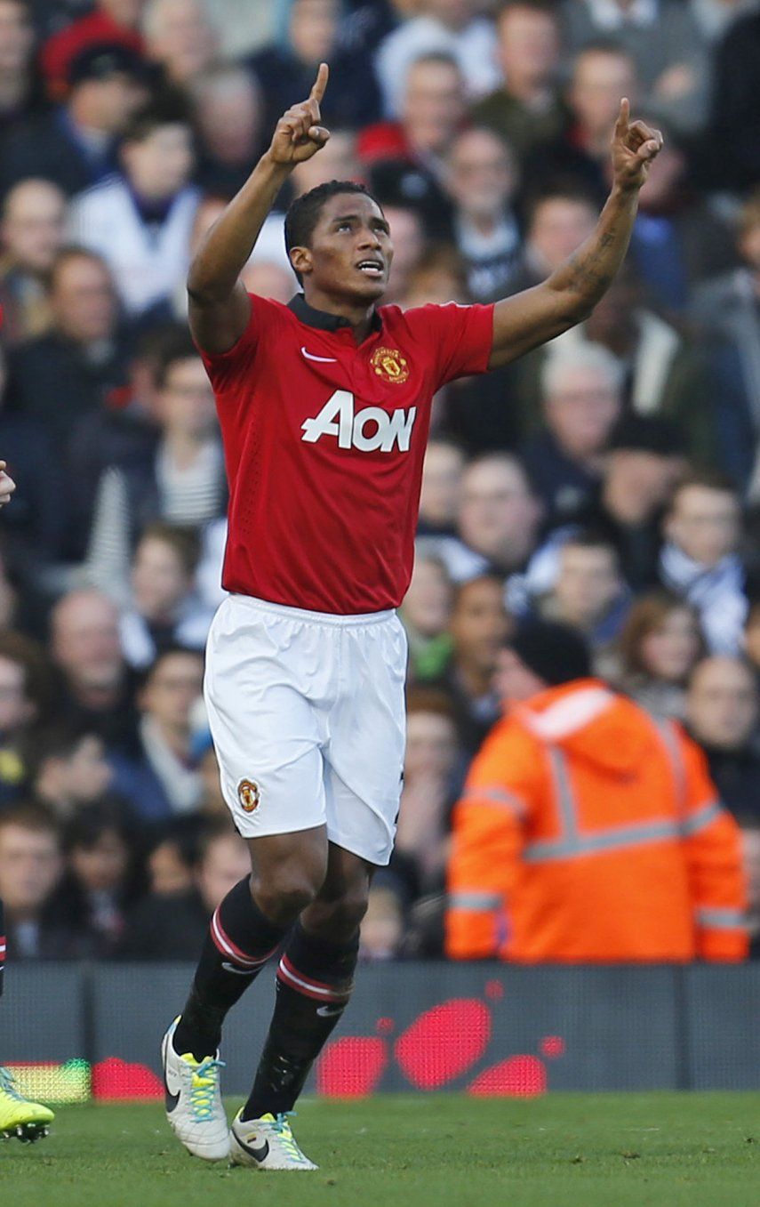 Premier: Chelsea pierde, City y United golean