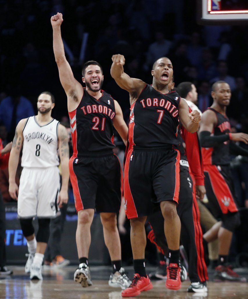Enceste de Patterson da victoria a Raptors