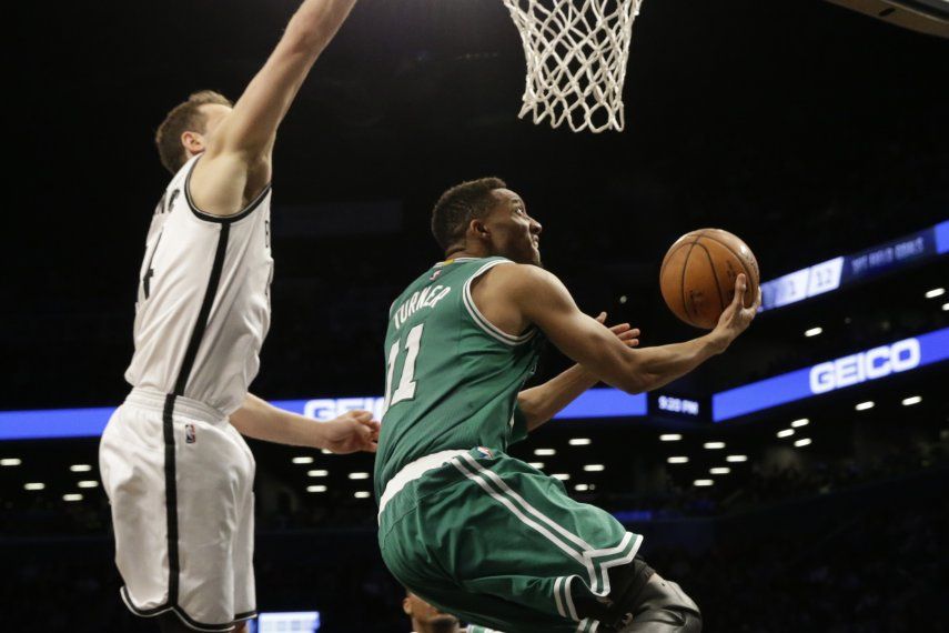 Turner logra triple doble y Celtics doblegan a Nets