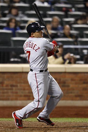 Iván Rodrí­guez en medio de otra resurrección, ahora en Washington