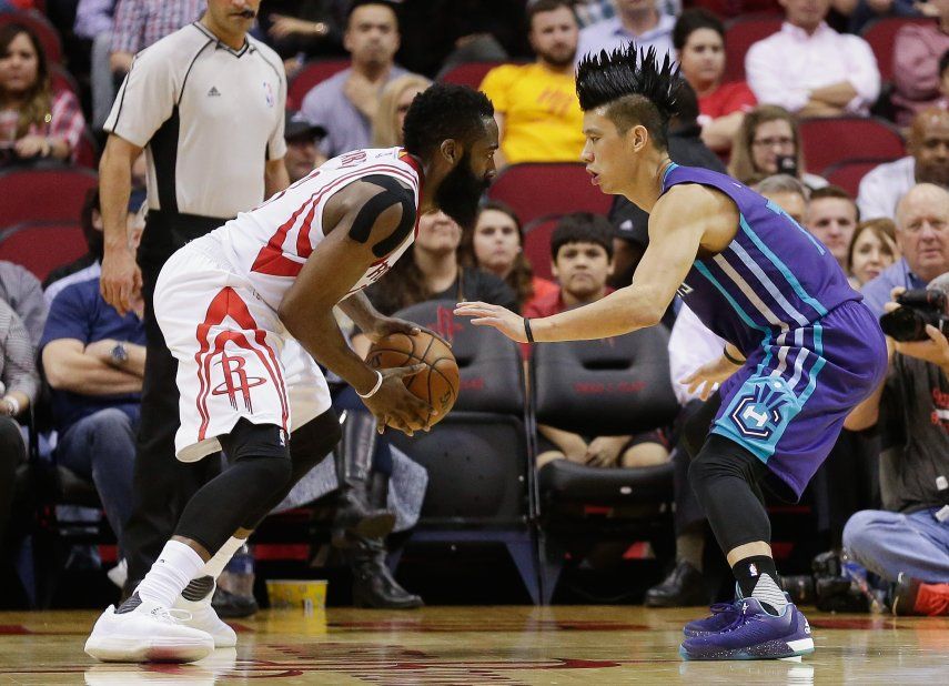 Harden anota 36 puntos y Rockets se imponen a Hornets