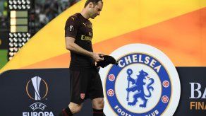 Petr Cech es registrado como arquero de reserva de Chelsea
