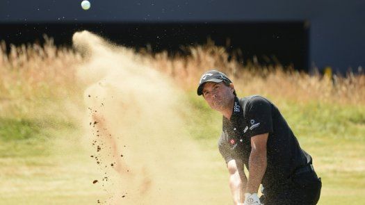 Kisner empieza como líder del Abierto Británico, Tiger Woods en el par