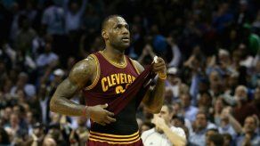 Miami doblega a los Hornets y los Celtics sorprenden en Cleveland