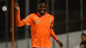 Con doblete de Joseph Cox