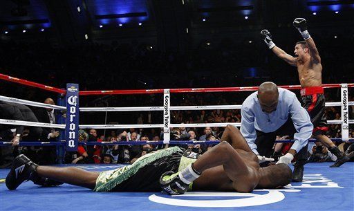 Argentino Maravilla Martí­nez noquea a Williams en 2do asalto