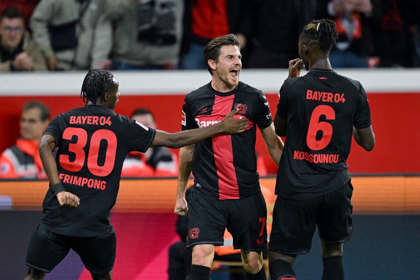 Bayer Leverkusen le gana a Friburgo y se mantiene como líder de la Bundesliga