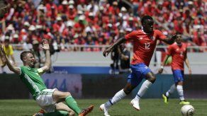 Costa Rica se despide con triunfo en casa y homenaje a Navas