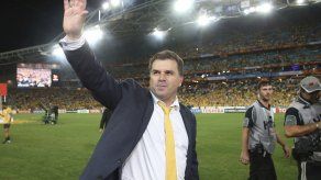 DT de Australia renuncia tras clasificar al Mundial