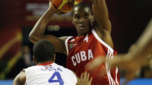 Deserta un jugador del seleccionado cubano de básquetbol