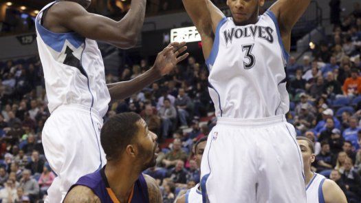 Timberwolves aprovechan ausencias de los Suns