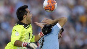 Acusan a uruguayo Luis Suárez de insultos racistas a Evra