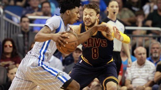 Irving anota 33 y Cavs doblegan a Magic