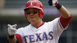 Rangers batean 3 jonrones al hilo en triunfo ante Seattle
