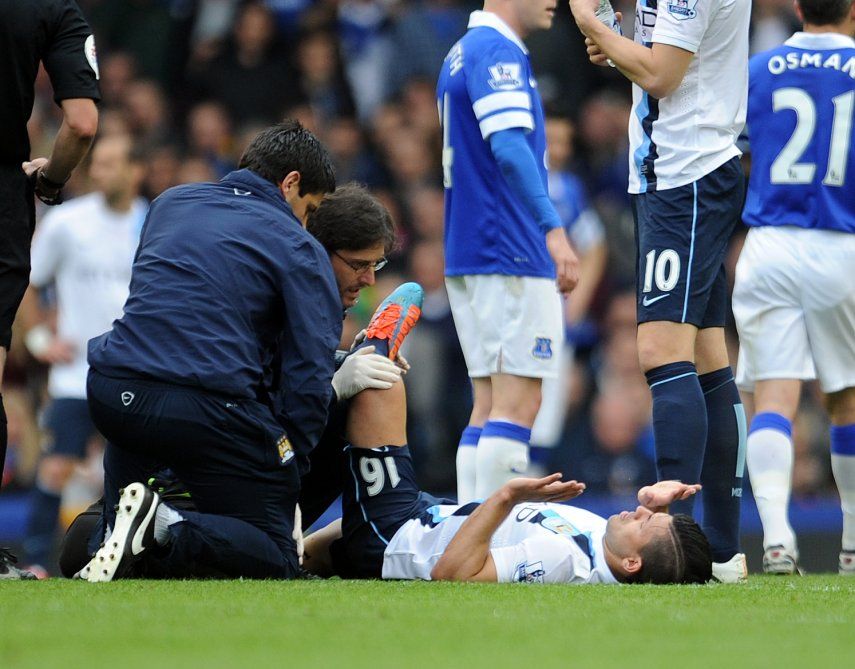 Agüero sale lesionado de partido del City