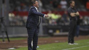 ‘Piojo’ Herrera quiere dirigir más tiempo al América