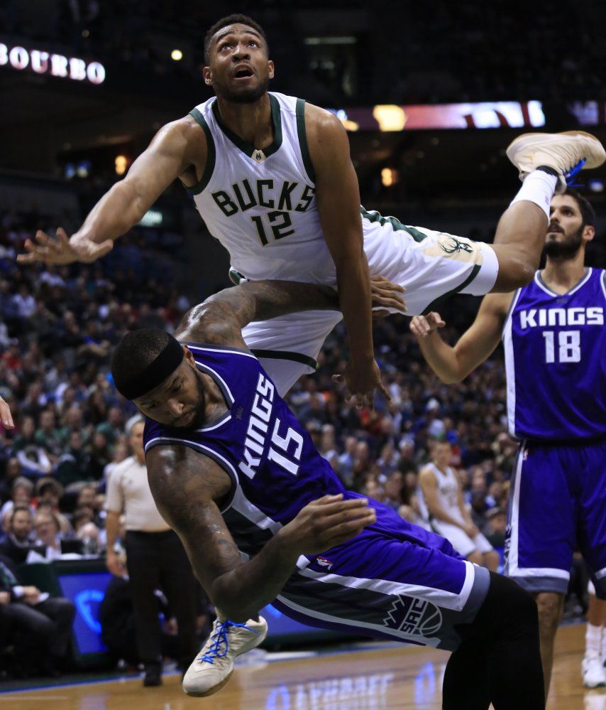 Teletovic y Parker guían victoria de Bucks sobre Kings