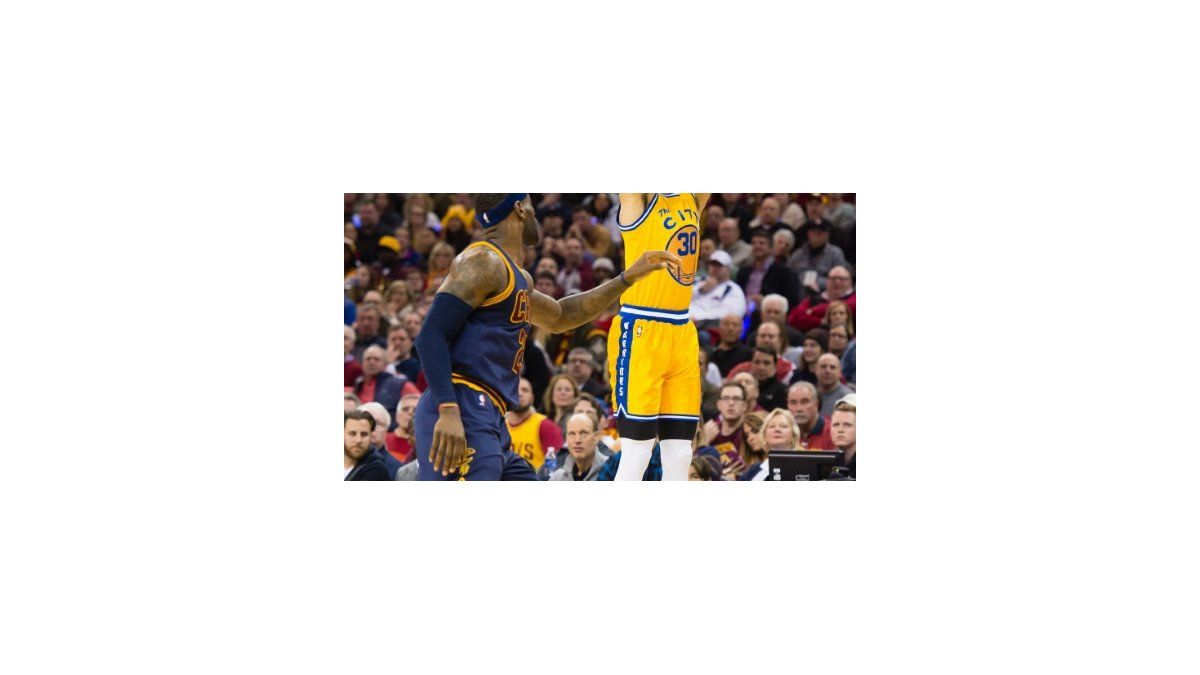 Curry da cátedra de básquet a LeBron; los hermanos Gasol destacan