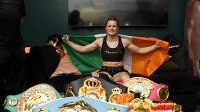 Katie Taylor derrotó a Amanda Serrano en histórica cartelera de boxeo femenino
