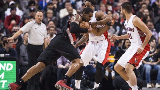 Aldridge anota 24 puntos y Blazers derrotan a Raptors