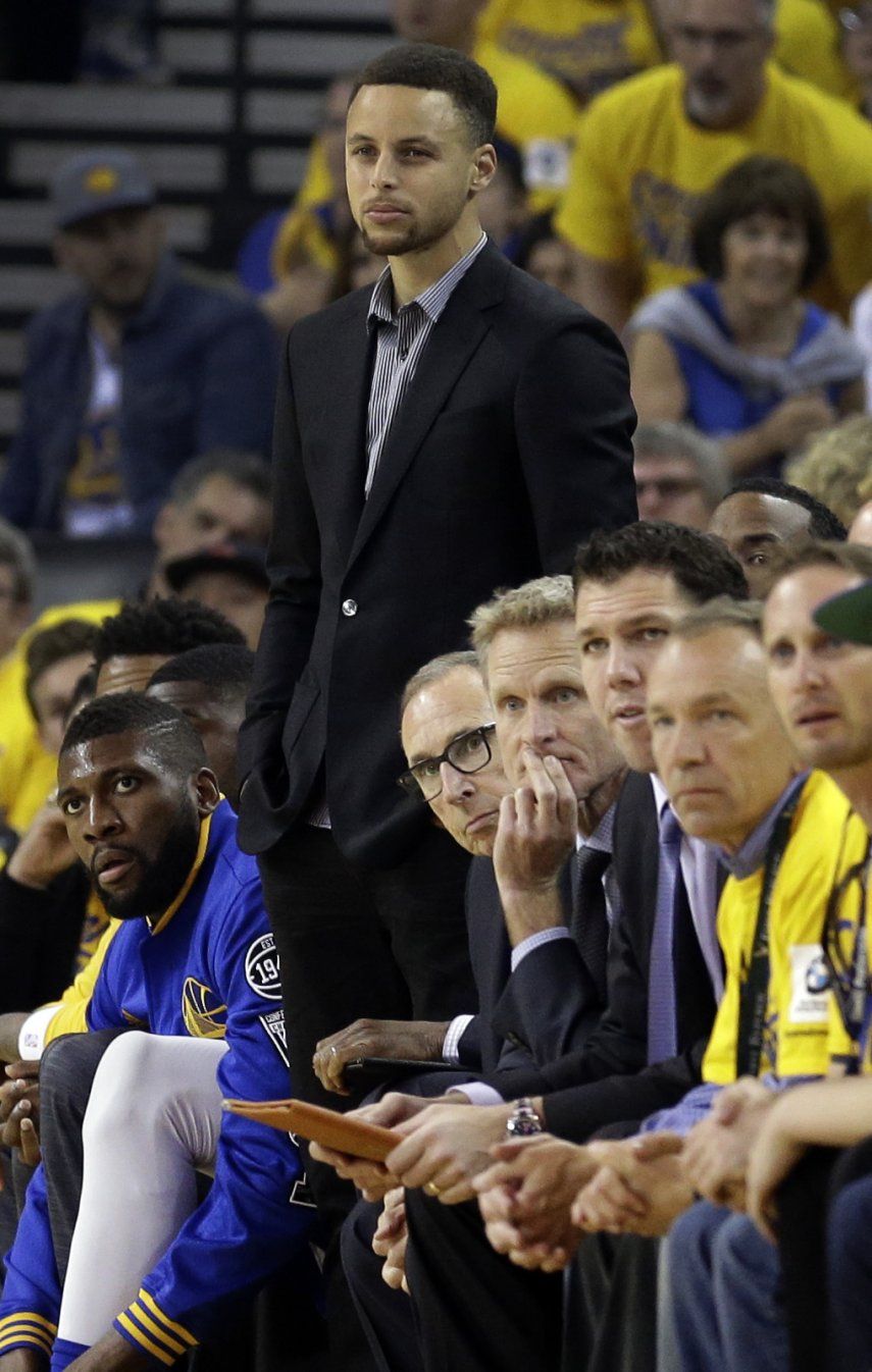 Curry afirma que debe volver para el cuarto partido