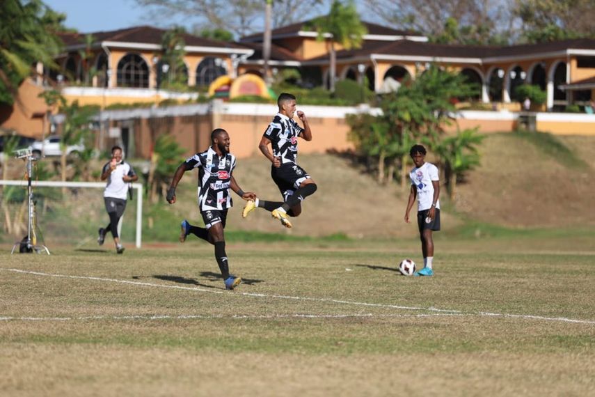 En Vivo: Potros del Este vs Tauro FC