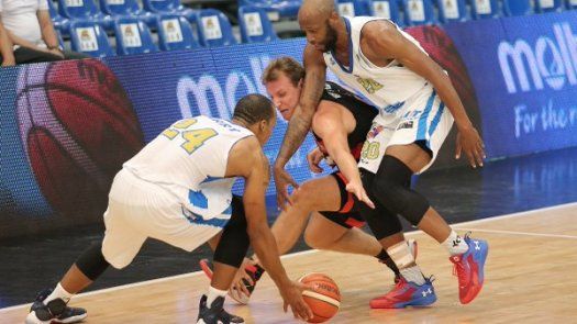 Correcaminos pierden ante Flamengo en un partido ajustado