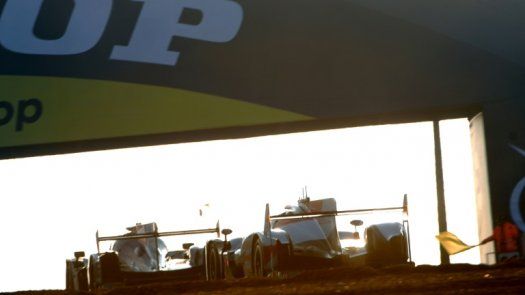 El Toyota de Pechito López sigue por delante de Alonso en Le Mans