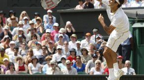 Federer enfrentará el duro saque de Karlovic en Wimbledon
