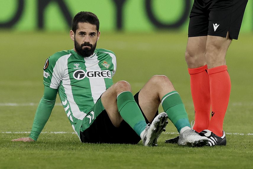 Isco será operado del tobillo derecho y será un mes de baja más con el Betis