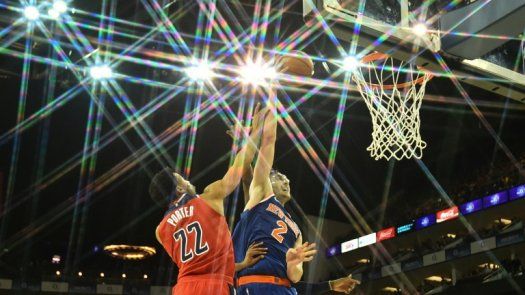 Wizards vencen a Knicks en Londres en el último segundo
